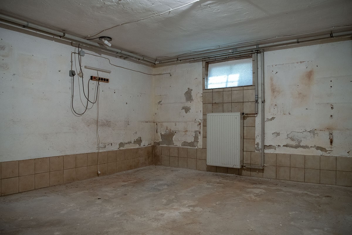 Vorher: Raum vor der Entrümpelung